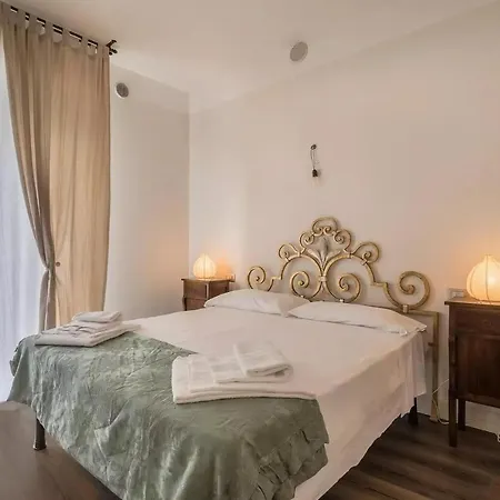 Gemini Apartment *